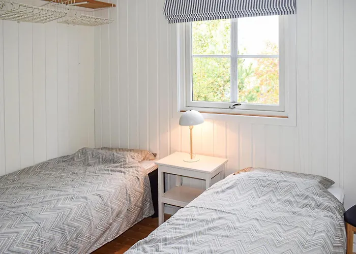 Beautiful In Aros With Kitchen 度假居 Fagerstrand