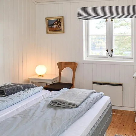 Beautiful In Aros With Kitchen 度假居 Fagerstrand